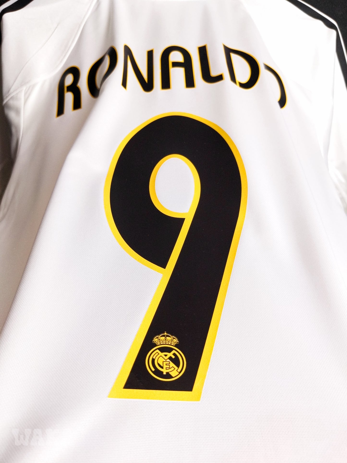 Real Madrid 2004/2005 - Ronaldo - Home shirt - S