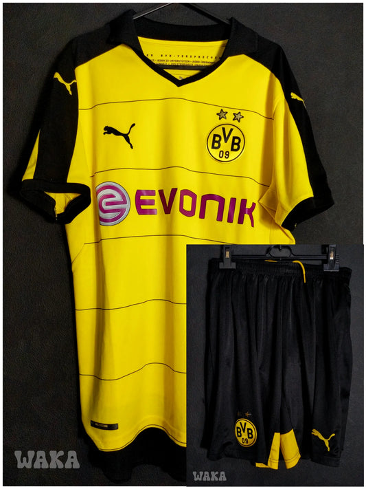 Borussia Dortmund 2015/2016 - Home shirt + short - M