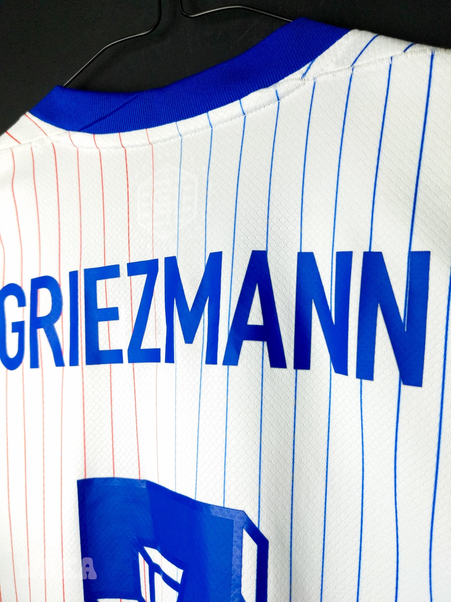 France 2024 - Griezmann - Away shirt - S