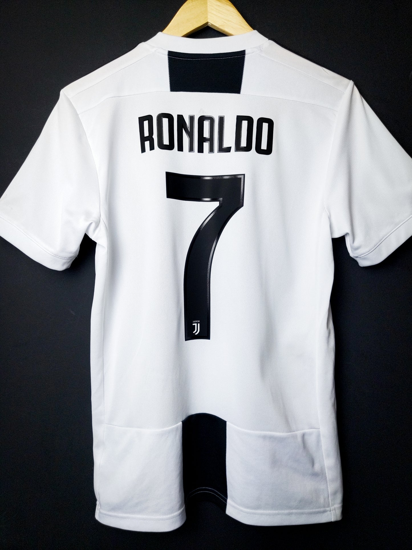 Juventus 2018/2019 - Cristiano Ronaldo - Home Shirt - S