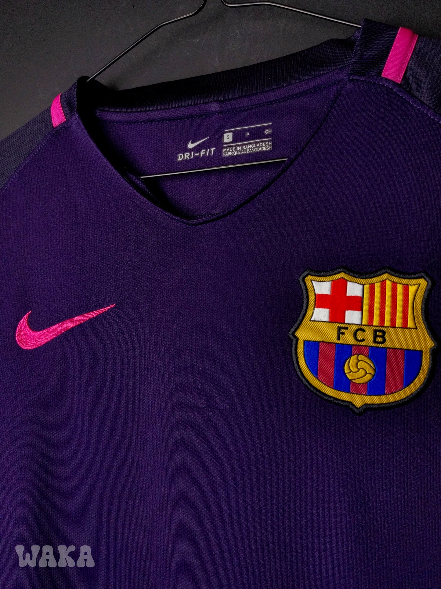 FC Barcelone 2016/2017 - Neymar - Away shirt - S *Long sleeves*