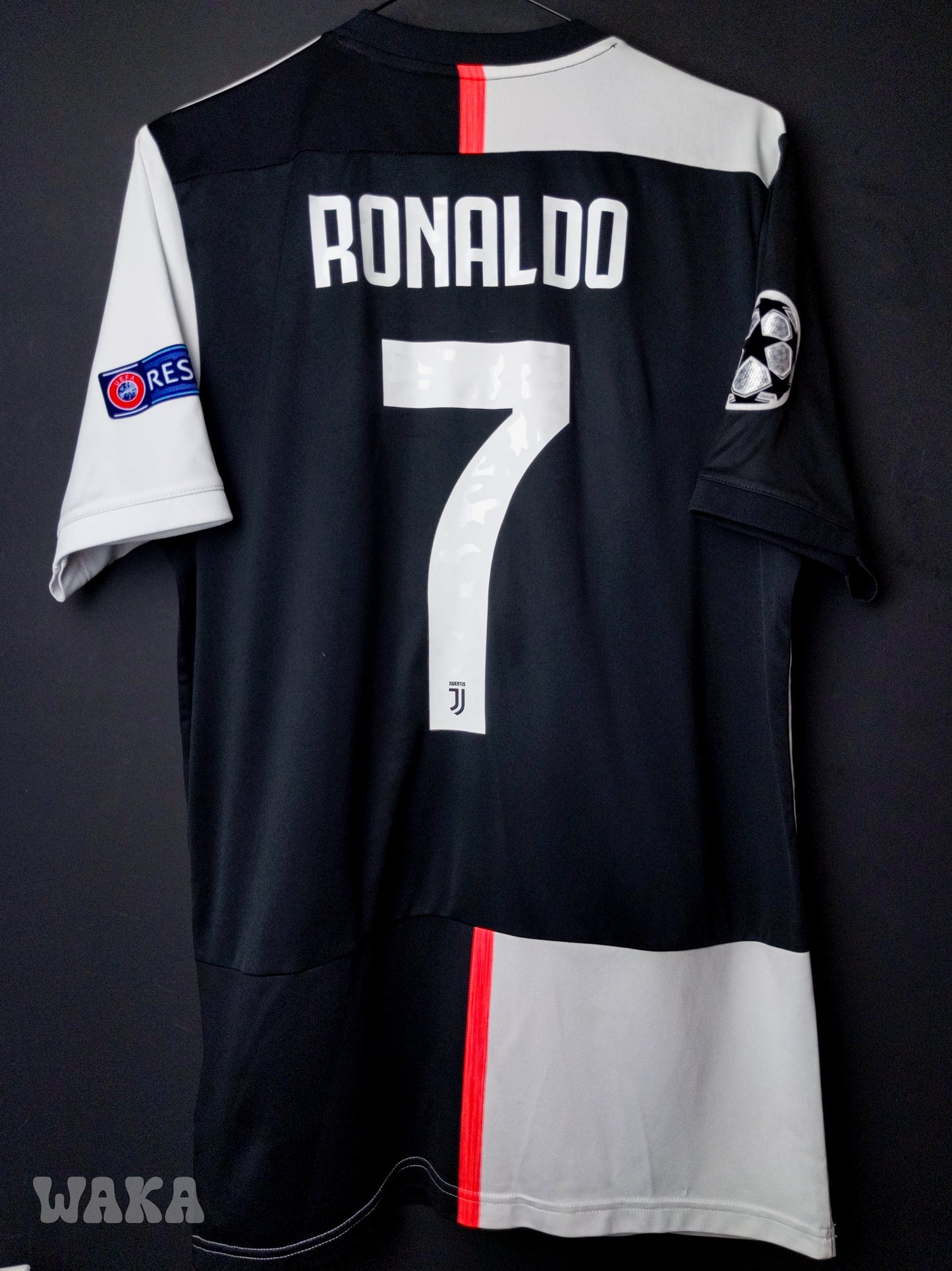 Juventus 2018/2019 - Cristiano Ronaldo - Home Shirt - M