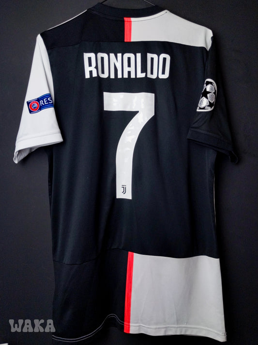 Juventus 2018/2019 - Cristiano Ronaldo - Home Shirt - M
