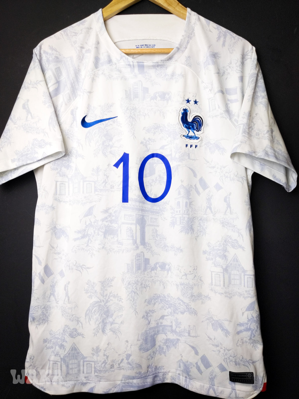 France 2022 - Mbappé - Away shirt - M