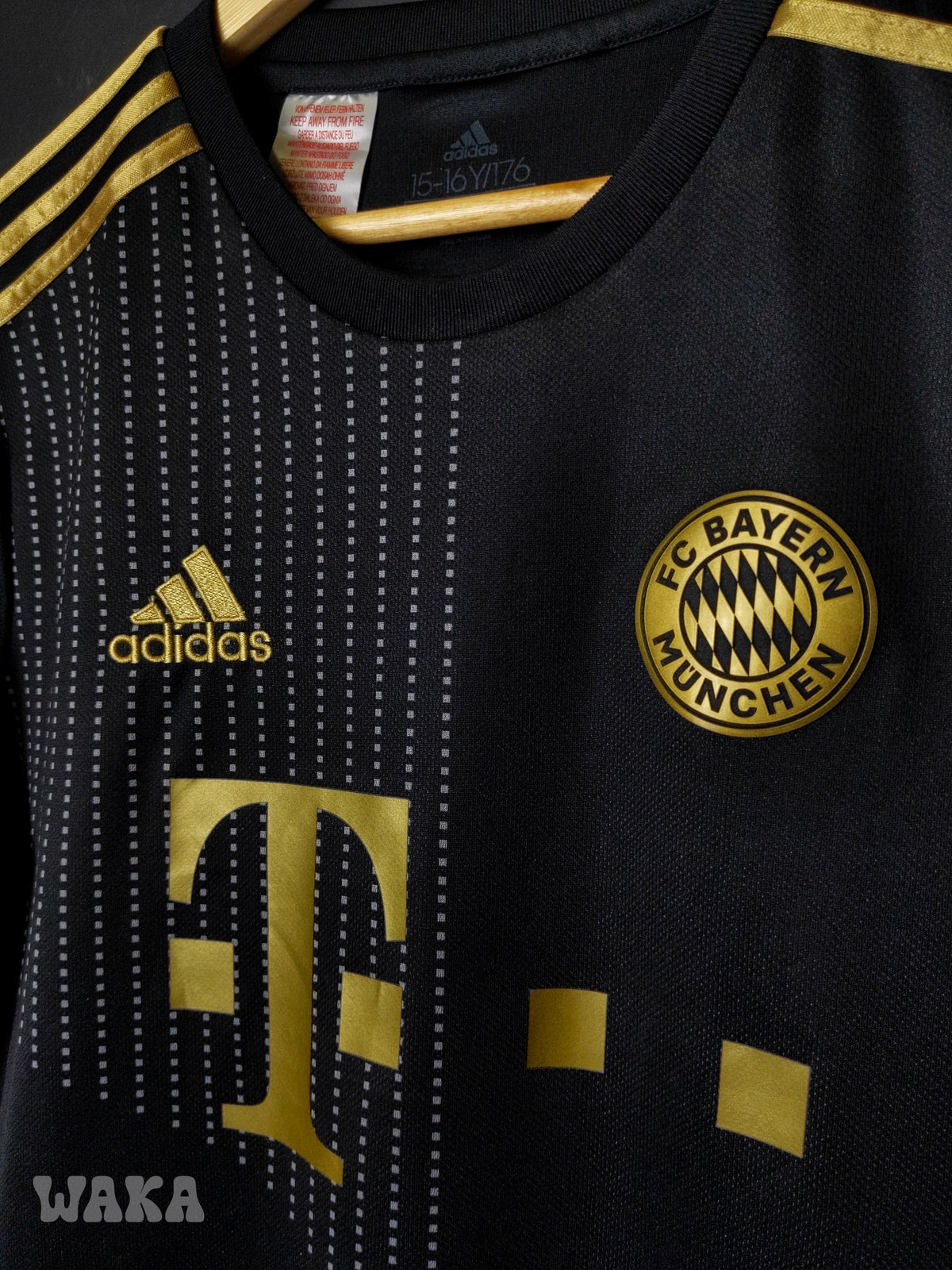 Bayern Munich 2021/2022 - Lewandowski - Away Shirt - XL Junior
