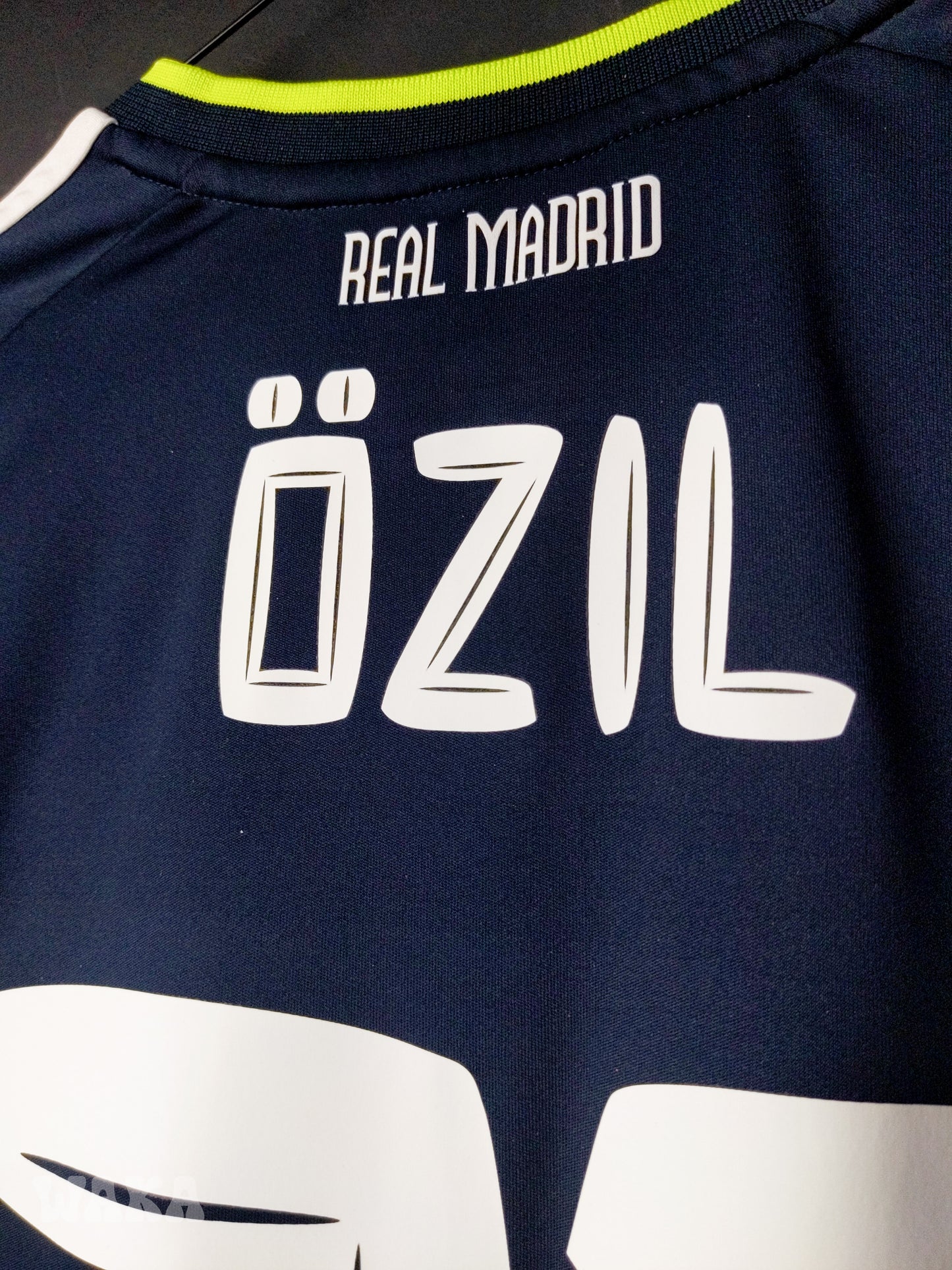 Real Madrid 2010/2011 - Ozil - Away Shirt - S