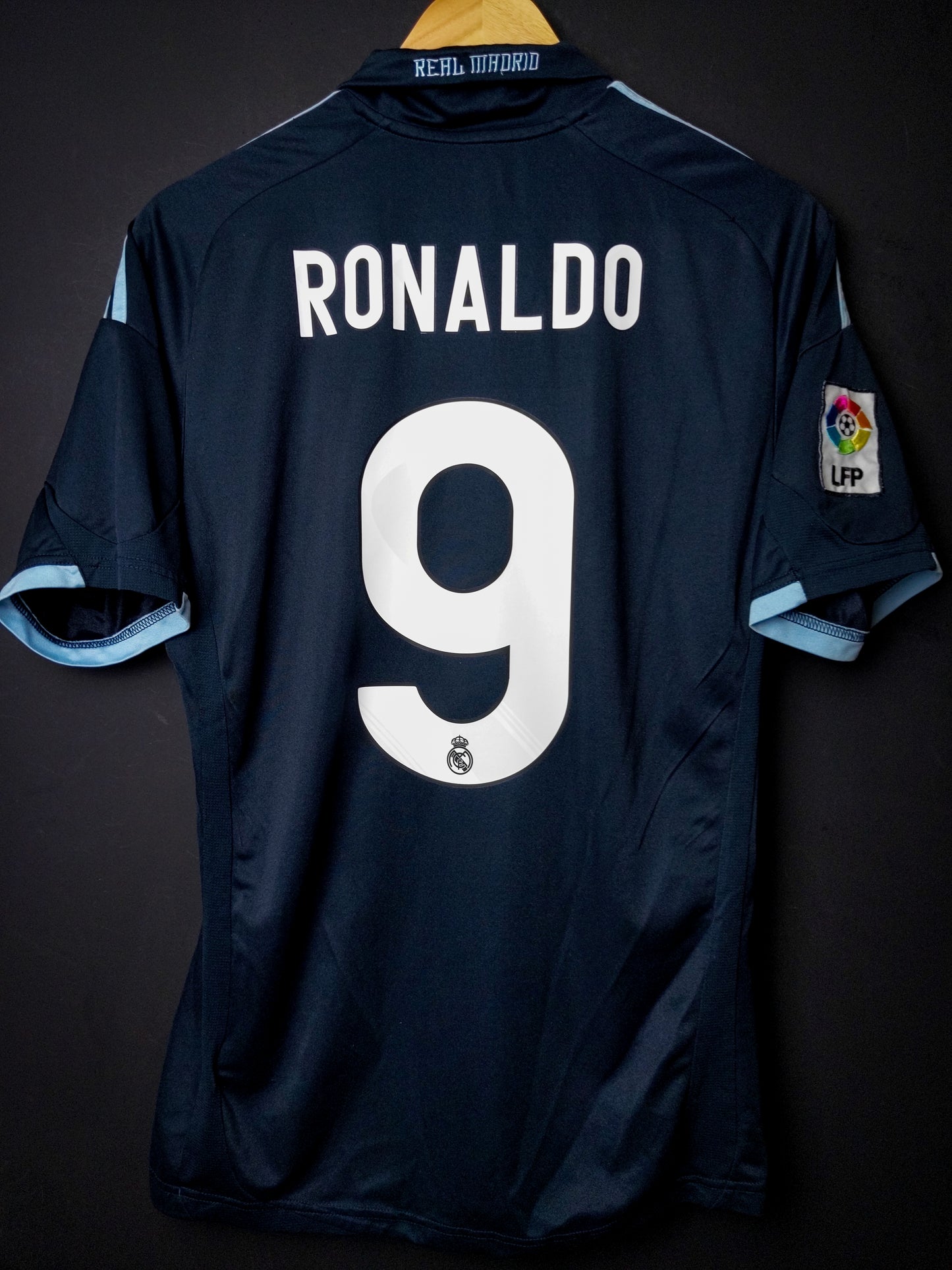 Real Madrid 2009/2010 - Cristiano Ronaldo - Away Shirt - S