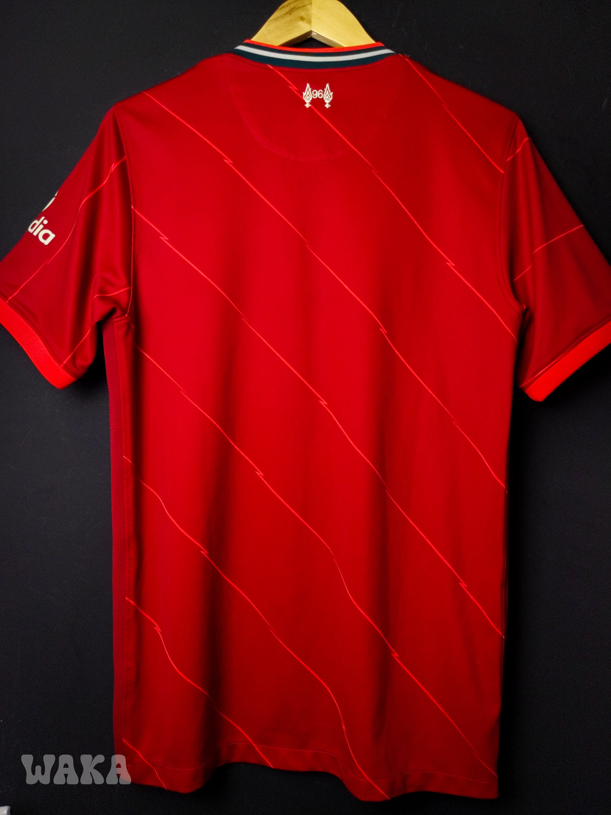 Liverpool 2021/2022 - Home shirt - M